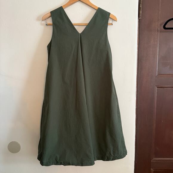 RYE | Hunter Green V Neck V Back Cotton Trapeze Minimalist Dress | Small - Picture 2 of 7